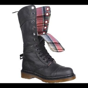 Doc Marten Triumph 1914 12 eyelet boots